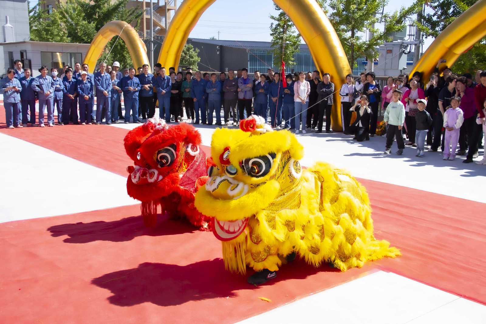 开业庆典现场
